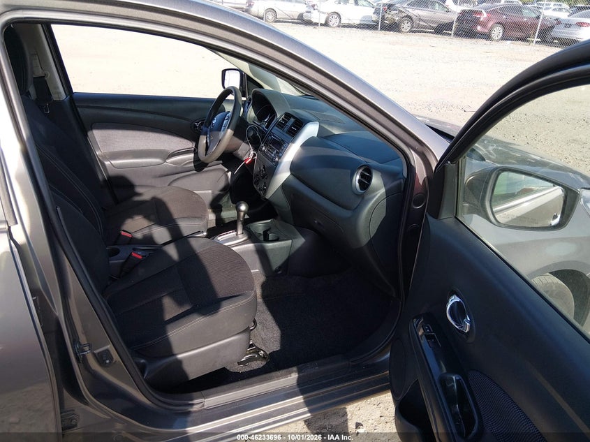 2015 NISSAN VERSA auction photo 5