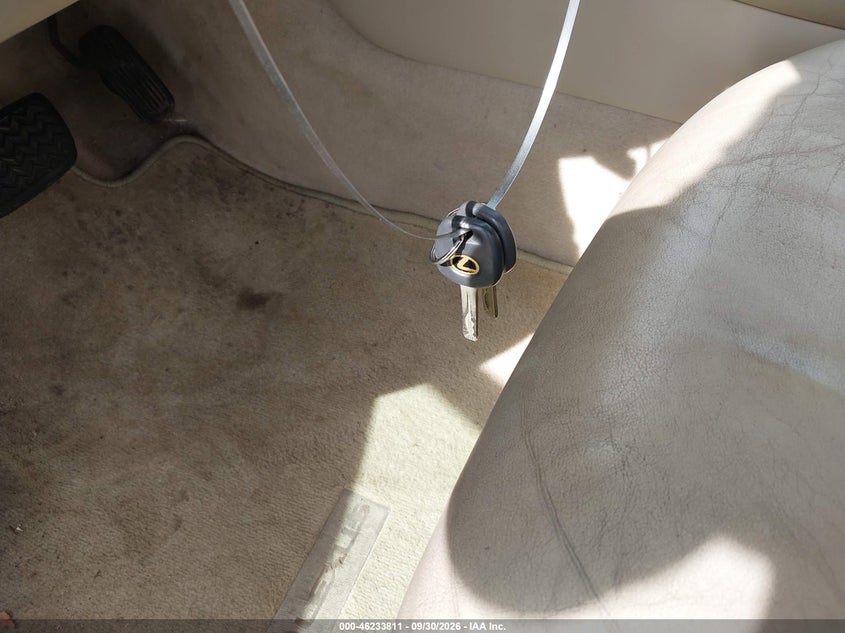 LEXUS ES 300 2002 VIN JTHBF30G120073966