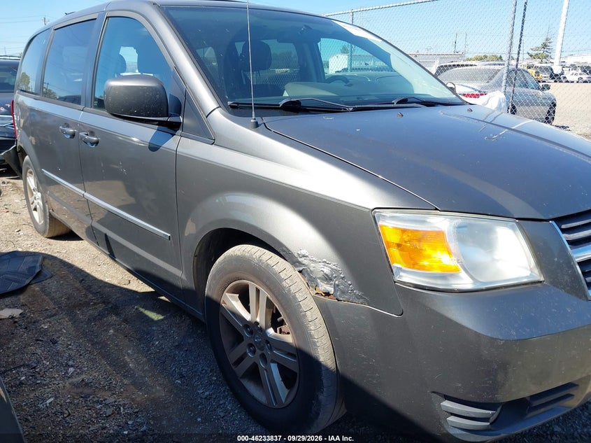 Vin: 2d4rn6dxxar452616, lot: 46733831, dodge grand caravan crew 2010 img_1