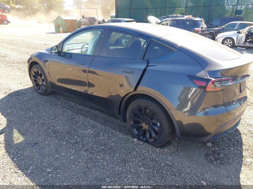 Vin: 7saygaee7rf994642, lot: 46733847, tesla model y long range dual motor all-wheel drive 20243