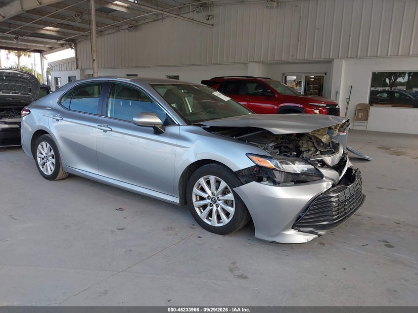 TOYOTA CAMRY - zdjęcie 1