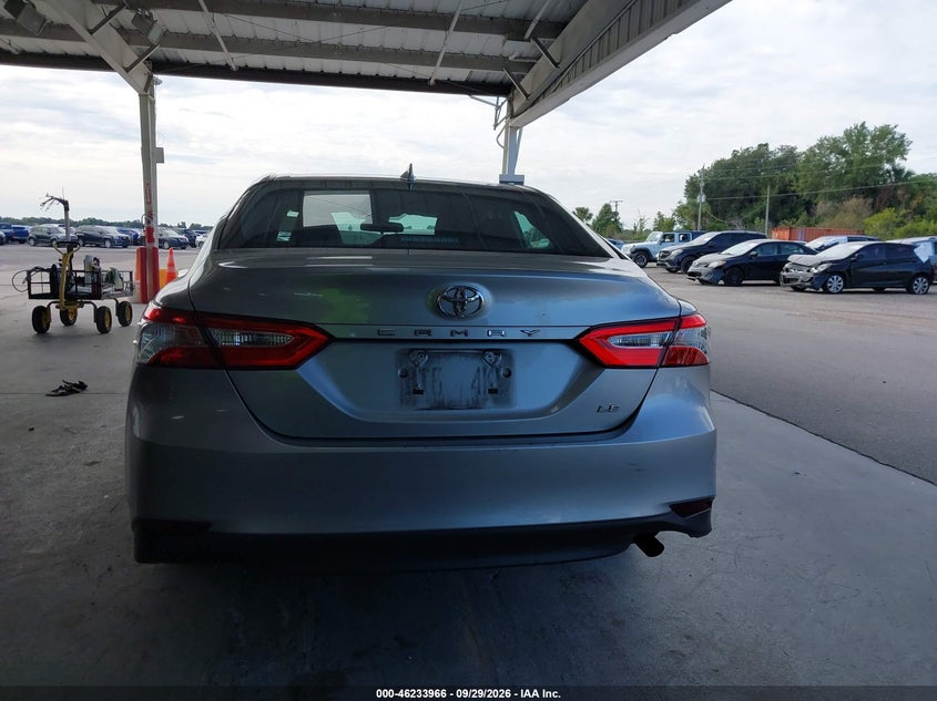 TOYOTA CAMRY - zdjęcie 17