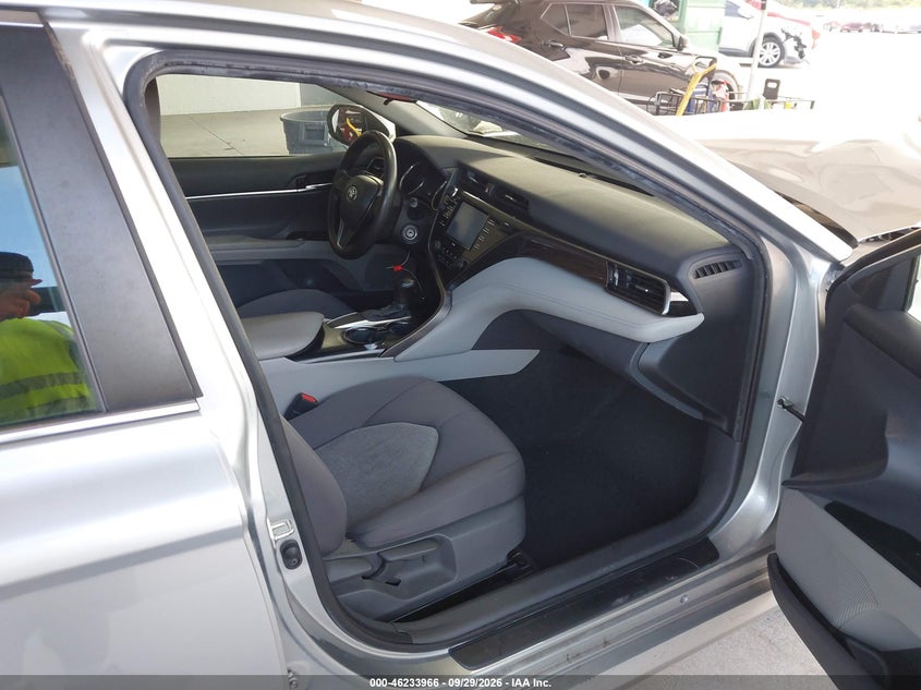 TOYOTA CAMRY - zdjęcie 5