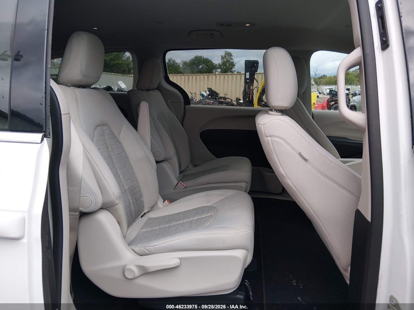 CHRYSLER PACIFICA HYBRID 2018 VIN 2C4RC1H76JR318167