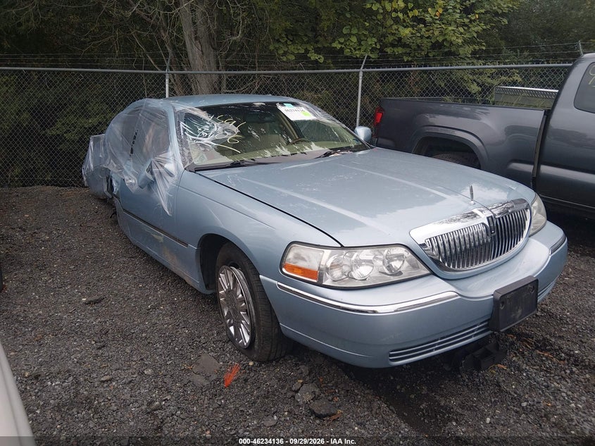 2008 Lincoln Town Car Signature Limited, Знос, IAAI, VIN 2LNHM82VX8X642359