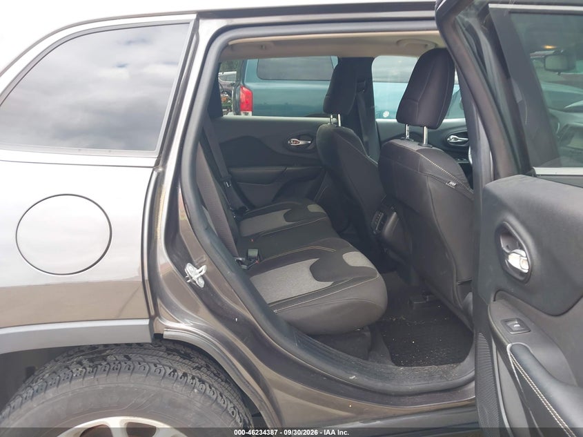 2014 JEEP CHEROKEE LATITUDE · Photo 8