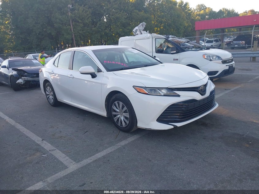 TOYOTA CAMRY - zdjęcie 1