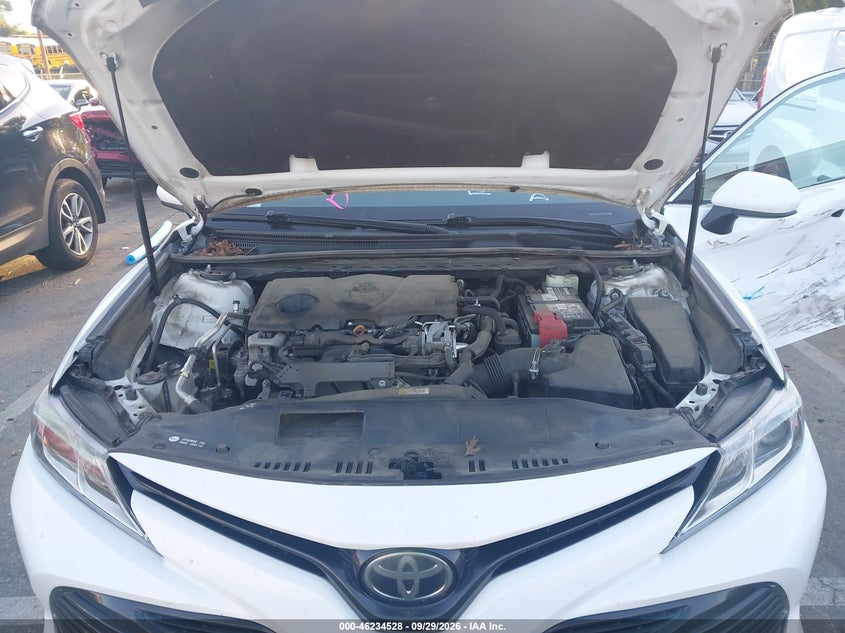 TOYOTA CAMRY - zdjęcie 10