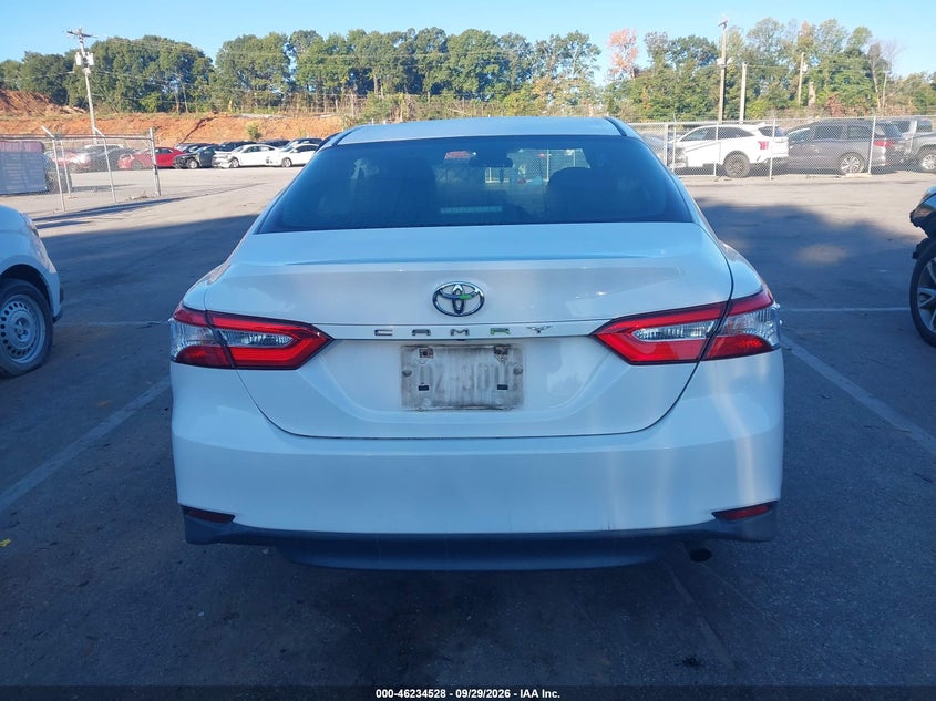 TOYOTA CAMRY - zdjęcie 17