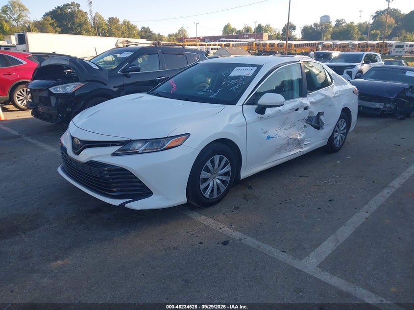 TOYOTA CAMRY - zdjęcie 2