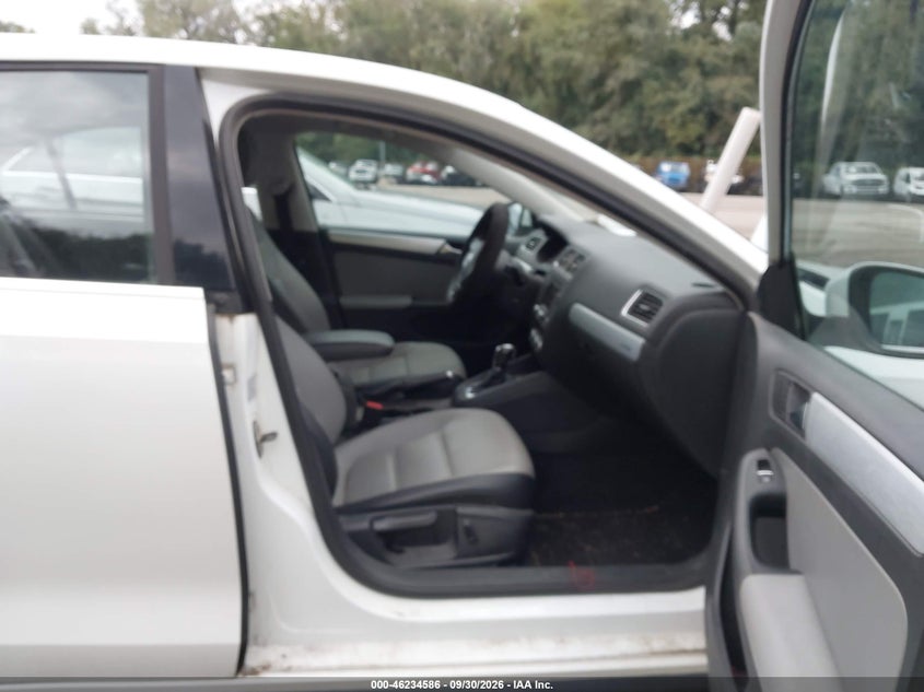 2013 VOLKSWAGEN JETTA HYBRID auction photo 5