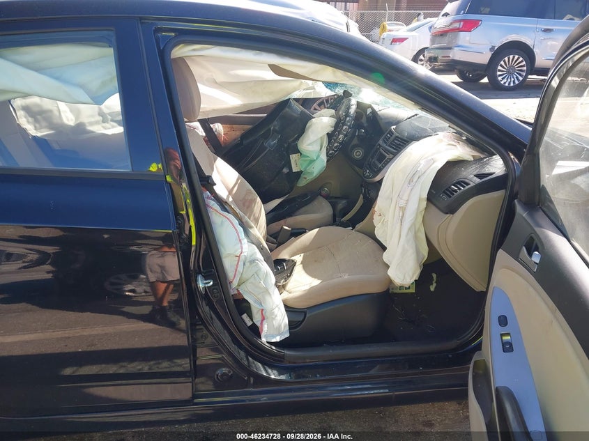 2016 HYUNDAI ACCENT SE · Фото 5