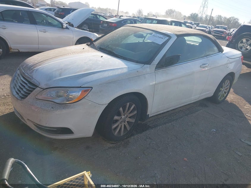 Vin: 1c3bc2eg1bn563747, lot: 46734881, chrysler 200 touring 20112