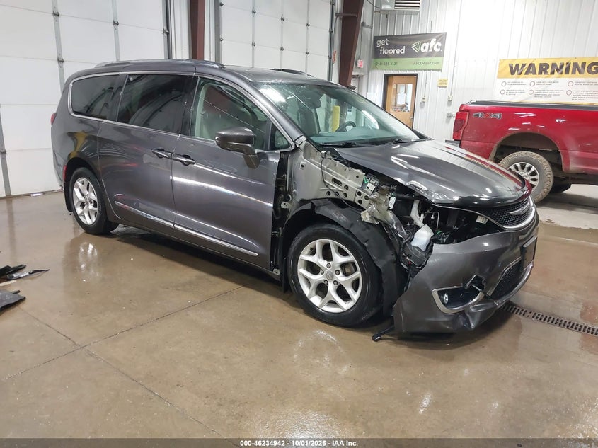 Vin: 2c4rc1eg4jr136374, lot: 46734936, chrysler pacifica touring l plus 2018 img_1