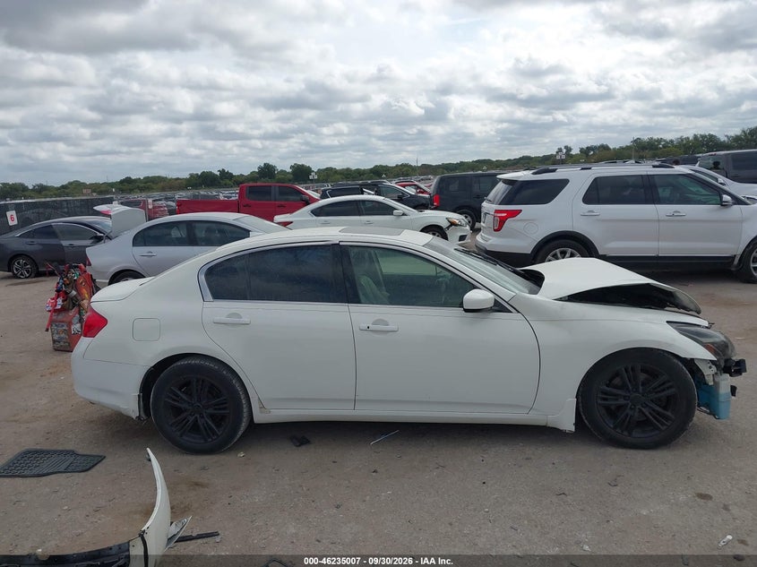 2011 INFINITI G37 JOURNEY · Фото 13
