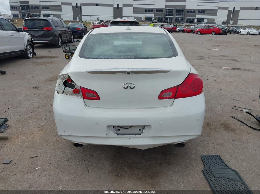 2011 INFINITI G37 JOURNEY · Фото 16