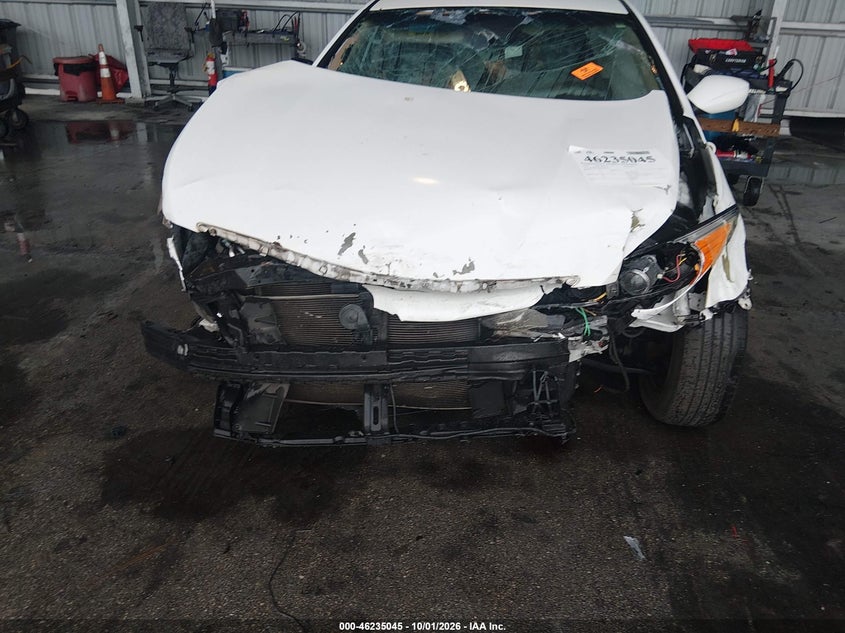 2013 HYUNDAI SONATA GLS · Photo 6