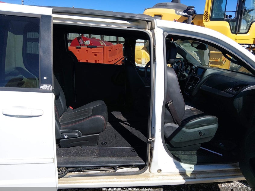 2017 DODGE GRAND CARAVAN GT · Фото 8