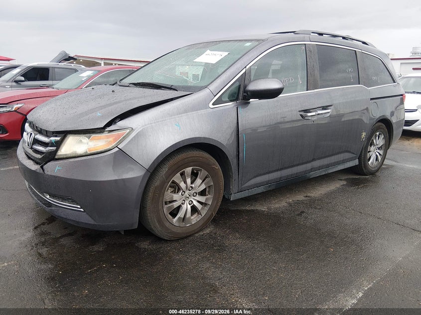 2015 Honda Odyssey Ex, Перёд и зад, IAAI, VIN 5FNRL5H44FB053958 — фото 2