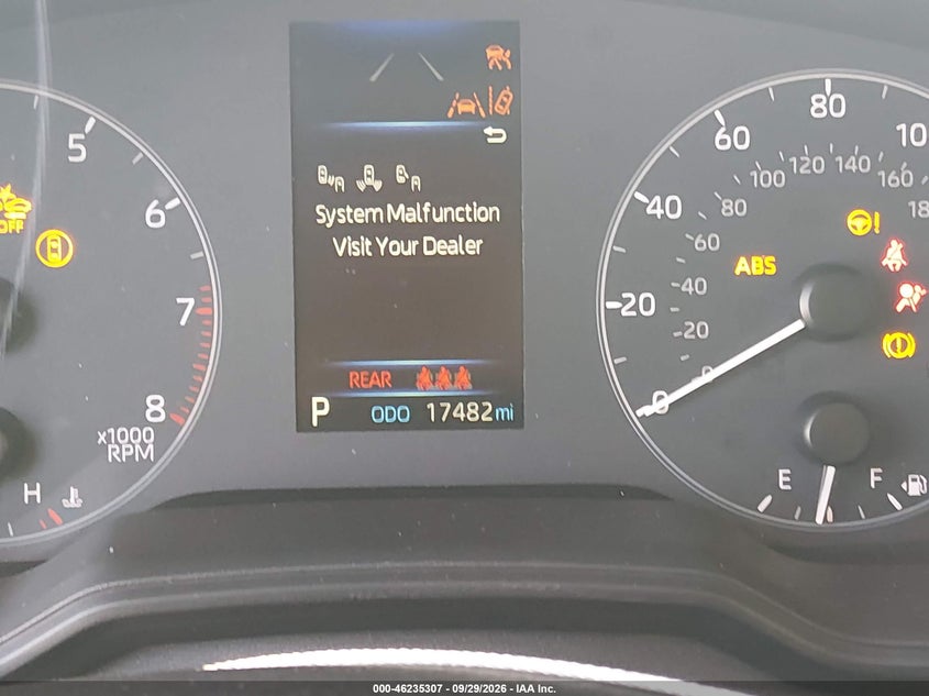 TOYOTA COROLLA CROSS - zdjęcie 15