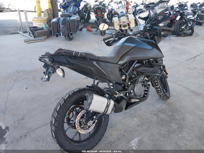 2022 KTM 390