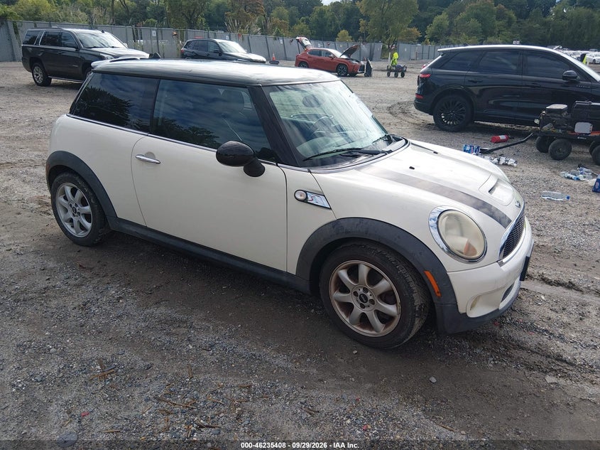 MINI COOPER S 2010 VIN WMWMF7C53ATZ69420