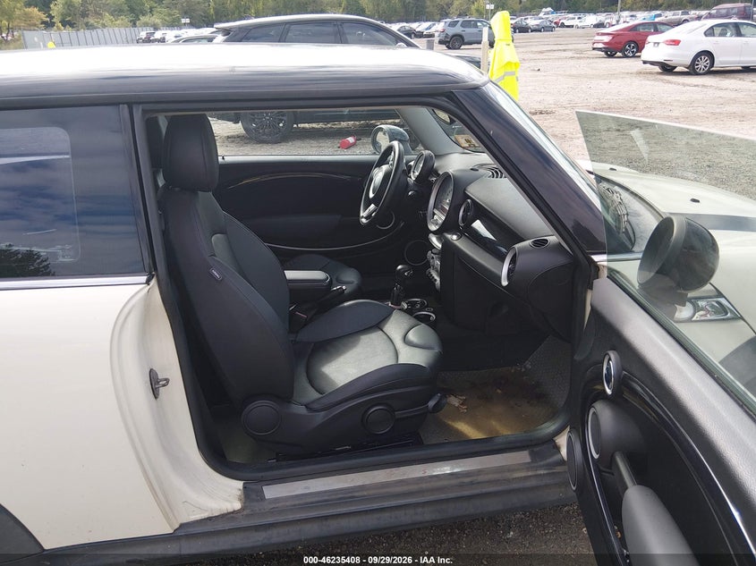 2010 MINI COOPER S · Фото 5