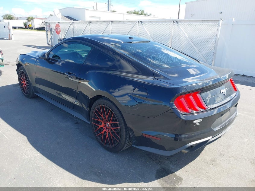 FORD MUSTANG - zdjęcie 3