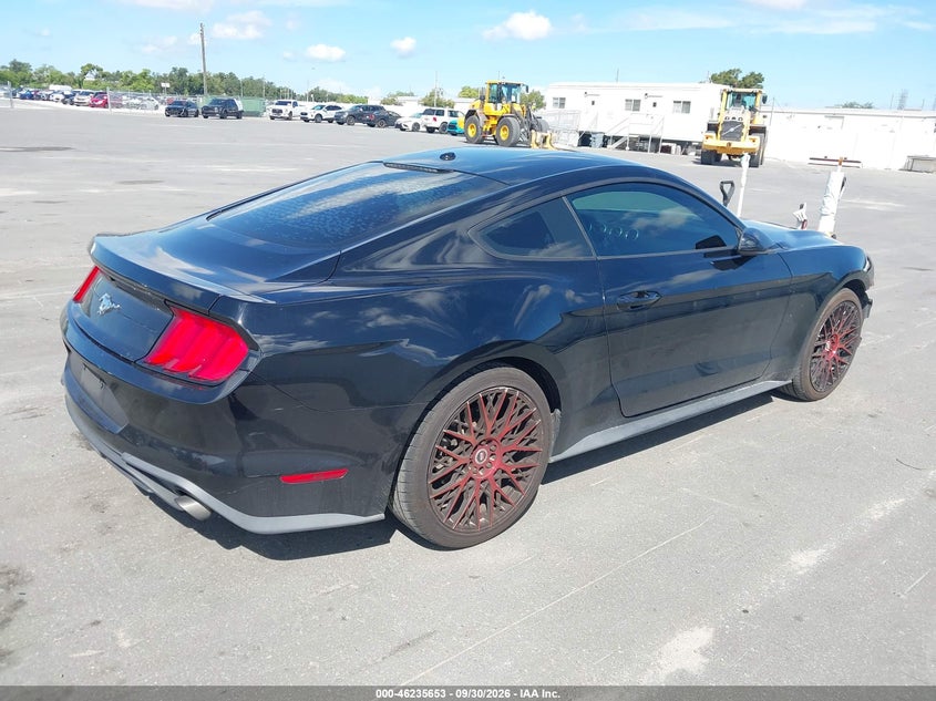 FORD MUSTANG - zdjęcie 4