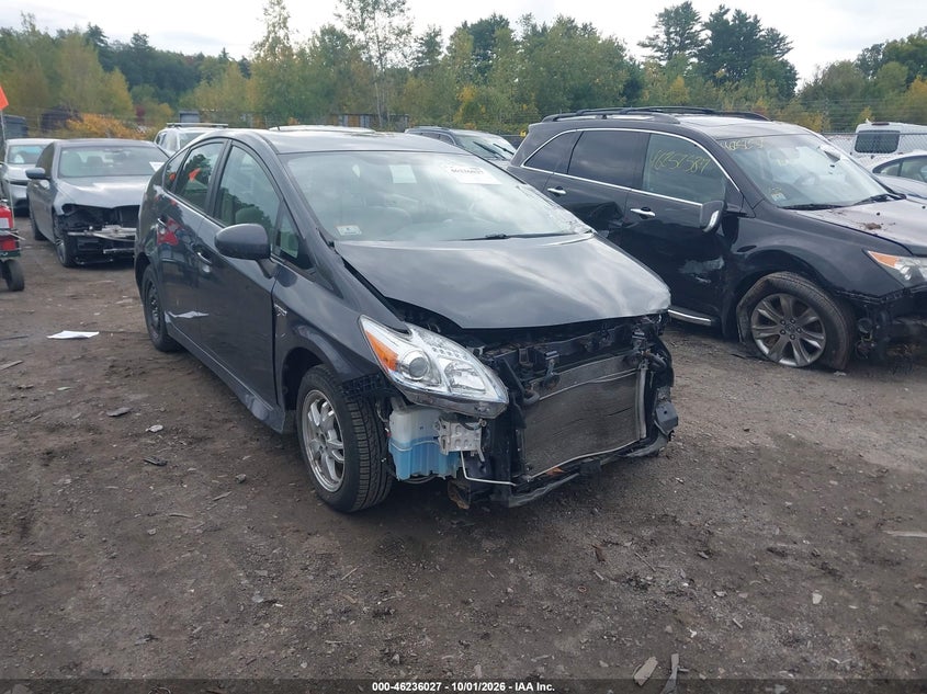 2011 TOYOTA PRIUS THREE