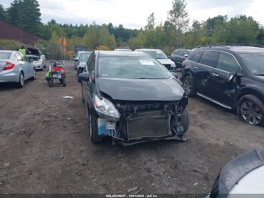 2011 TOYOTA PRIUS THREE · Photo 13