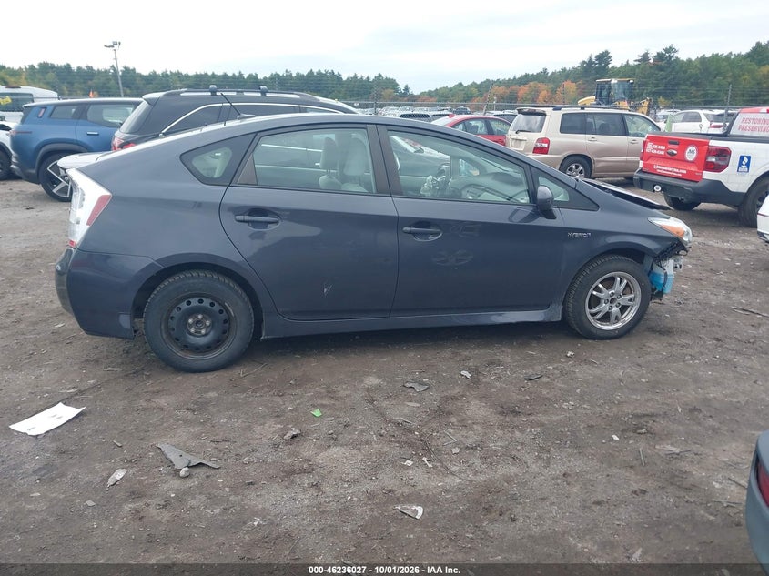 2011 TOYOTA PRIUS THREE · Photo 14
