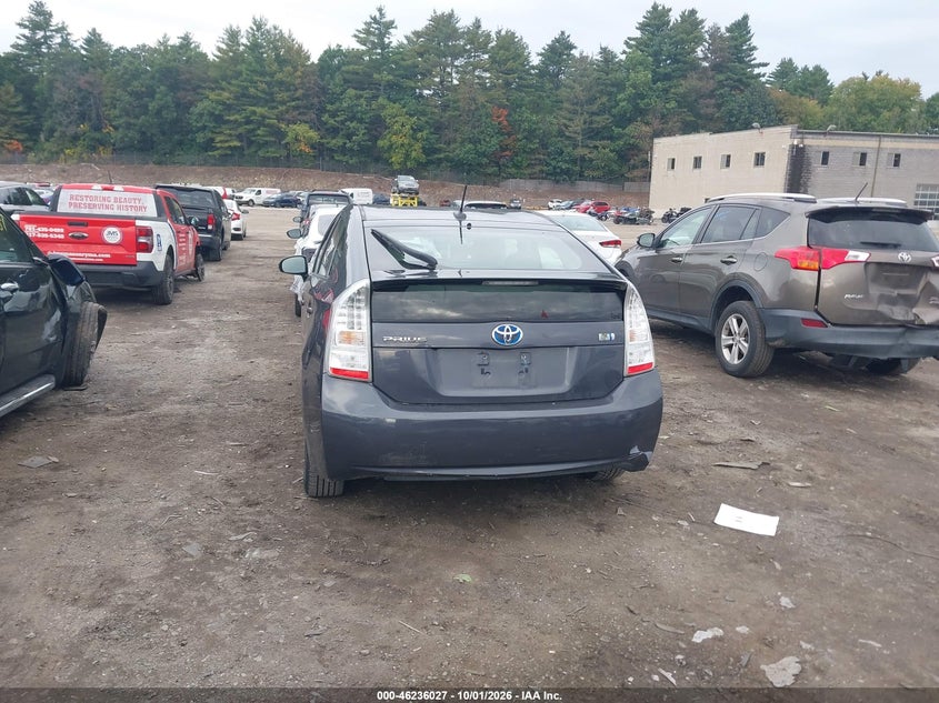 2011 TOYOTA PRIUS THREE · Photo 17