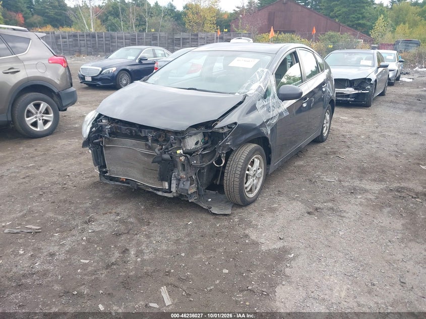 2011 TOYOTA PRIUS THREE · Photo 2