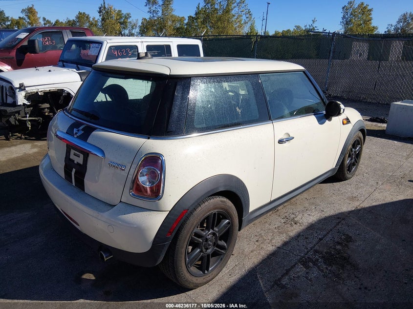 MINI HARDTOP 2013 VIN WMWSU3C56DT683068