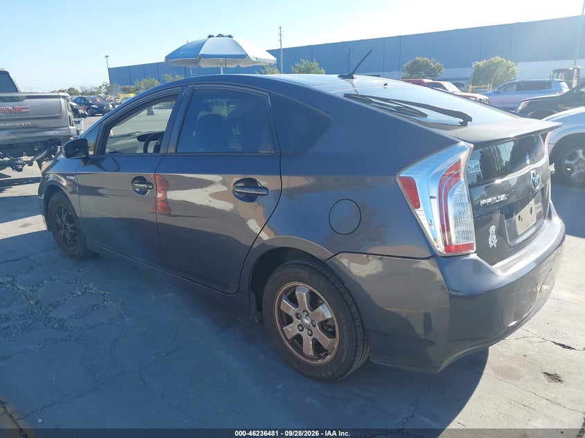Vin: jtdkn3du9d1718333, lot: 46736475, toyota prius three 20133