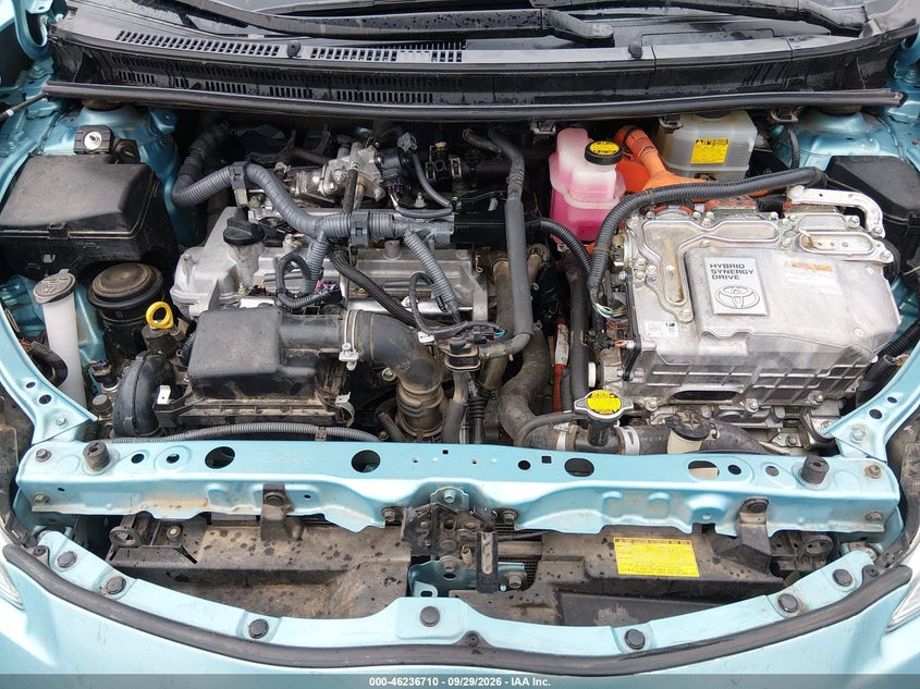 2013 TOYOTA PRIUS C THREE · Фото 10