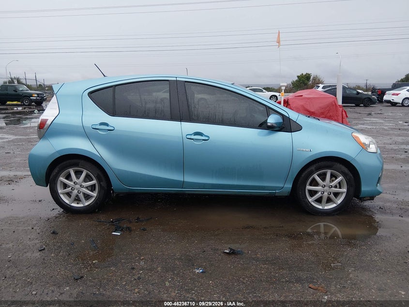 2013 TOYOTA PRIUS C THREE · Фото 13