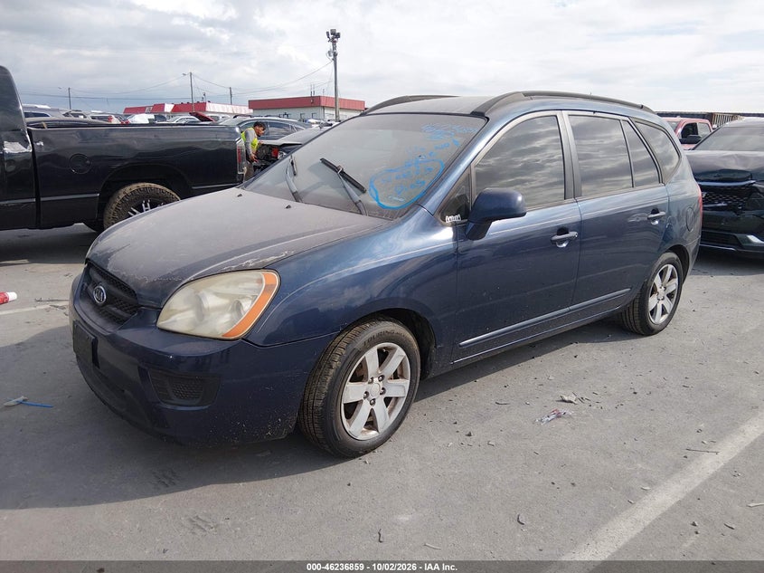 Фото 2 - KIA RONDO