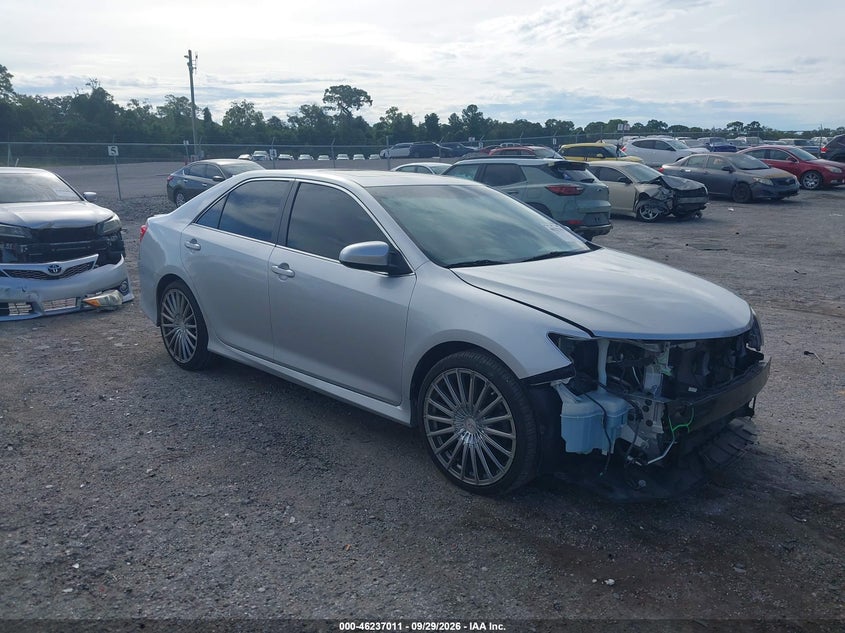 2013 TOYOTA CAMRY SE V6