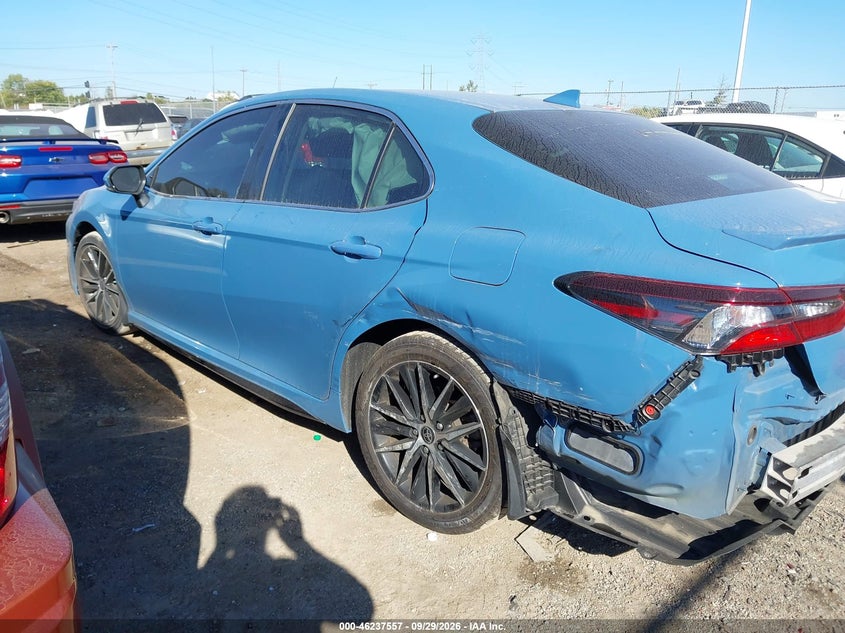 TOYOTA CAMRY - zdjęcie 14