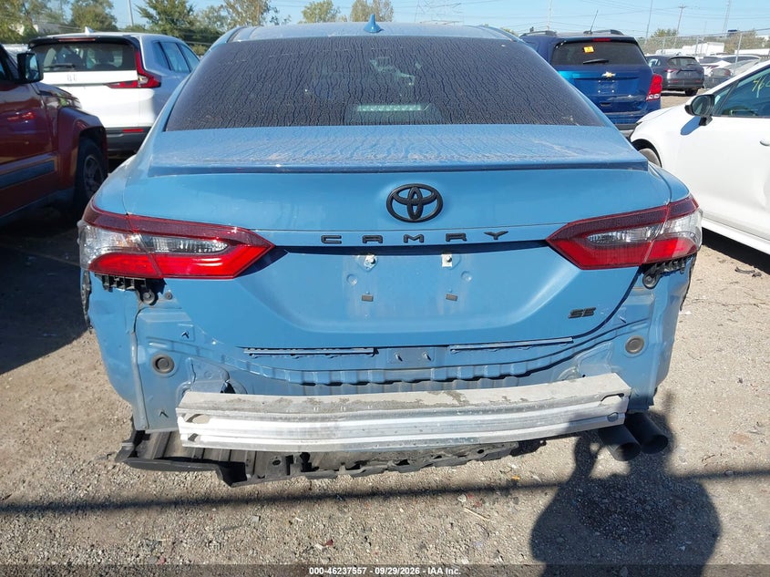 TOYOTA CAMRY - zdjęcie 16