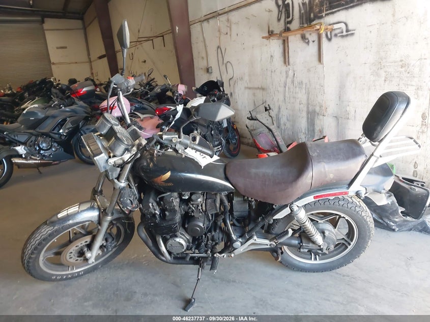 Photo 12 - HONDA CB550
