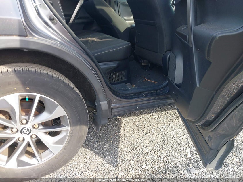 TOYOTA RAV4 HYBRID - zdjęcie 8