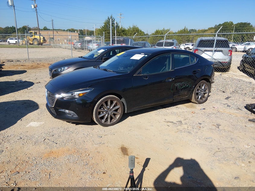2018 Mazda Mazda3 Grand Touring, Левый бок, IAAI, VIN 3MZBN1W30JM188063 — фото 2