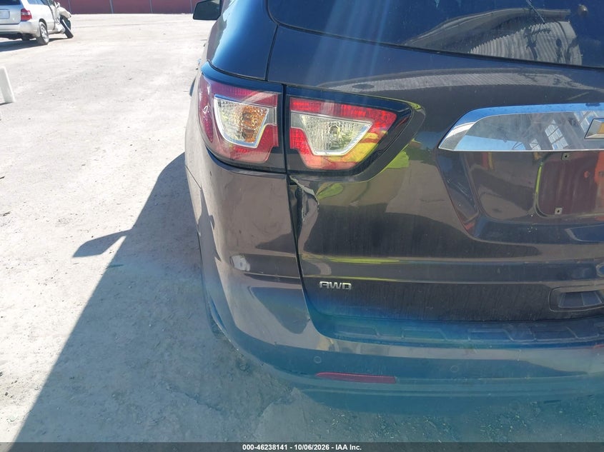 CHEVROLET TRAVERSE 2015 VIN 1GNKVHKD3FJ281357