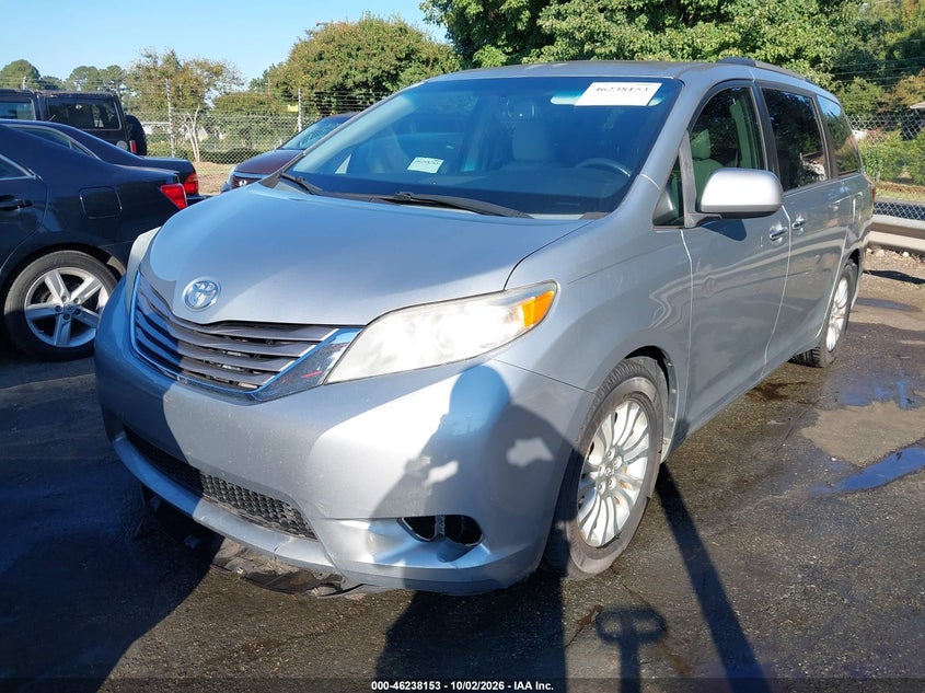 Vin: 5tdyk3dc2fs531385, lot: 46738147, toyota sienna xle 8 passenger 20152