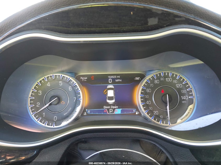 Фото 7 - CHRYSLER 200