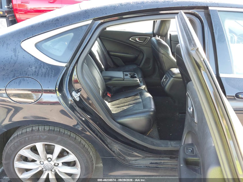 Фото 8 - CHRYSLER 200