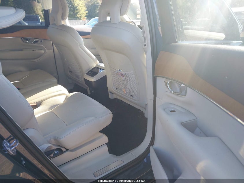 VOLVO XC90 - zdjęcie 8